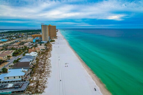 Zelie Beach Paradise House w/ Private Pool Sleeps 12 Dog friendly