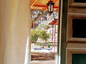 Interior - Country house among palm and olive trees. (CN)