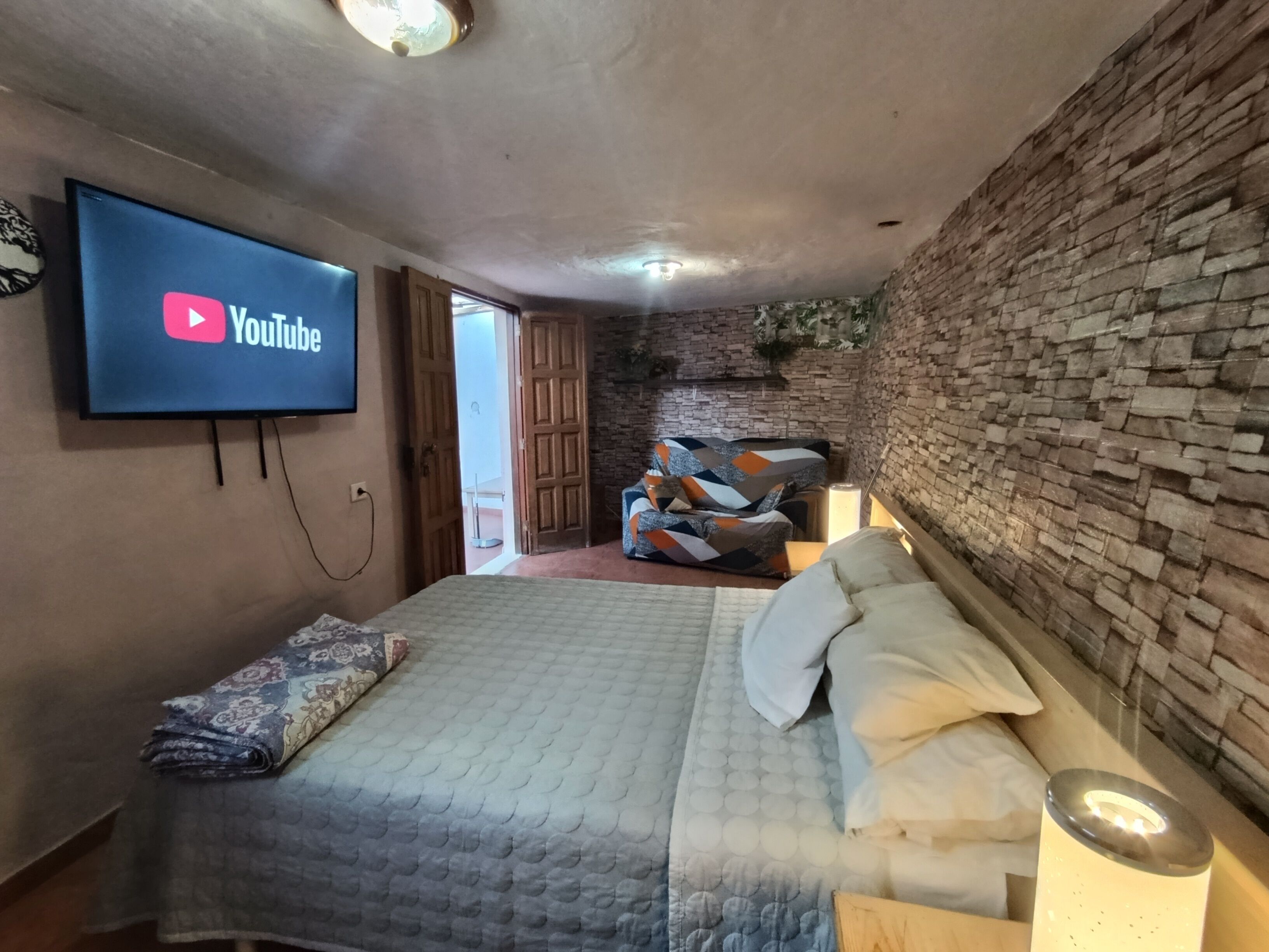 3 quartos, escrivaninha, Wi-Fi de cortesia, roupa de cama