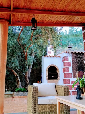 Terrace/patio - Country house among palm and olive trees. (CN)