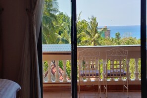 Habitación familiar | Ropa de cama hipoalergénica, escritorio, sistema de insonorización