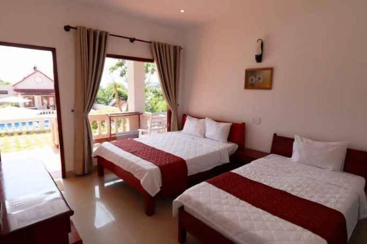 Hypo-allergenic bedding, desk, soundproofing, free WiFi