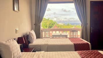 Deluxe Twin Room | Hypo-allergenic bedding, desk, soundproofing, free WiFi