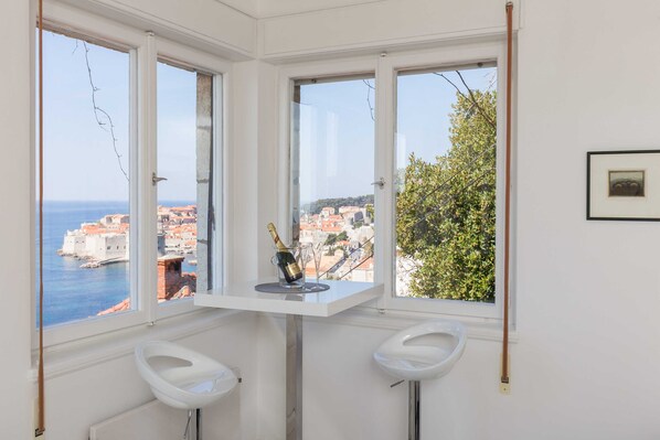 Apartment (Three Bedroom Apartment with Sea View) | Interior - Apartment Rea (Dubrovnik)