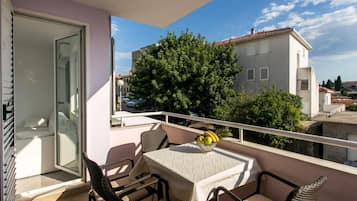 Apartamento (Two Bedroom Apartment with Balcony) | Balcón