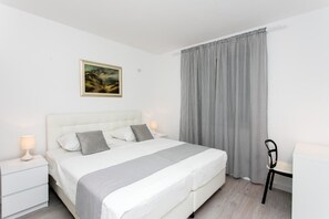 Apartment (Two Bedroom Apartment with Balcony) | 2 bedrooms, cots/infant beds - Apartment Dupčić (Dubrovnik)
