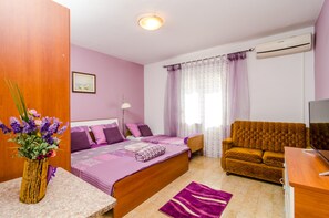 Appartement (Two-Bedroom Apartment with Terrace an) | 2 slaapkamers