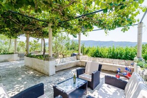 House (Holiday Home Field of Olives - Two Be) | Terrace/patio