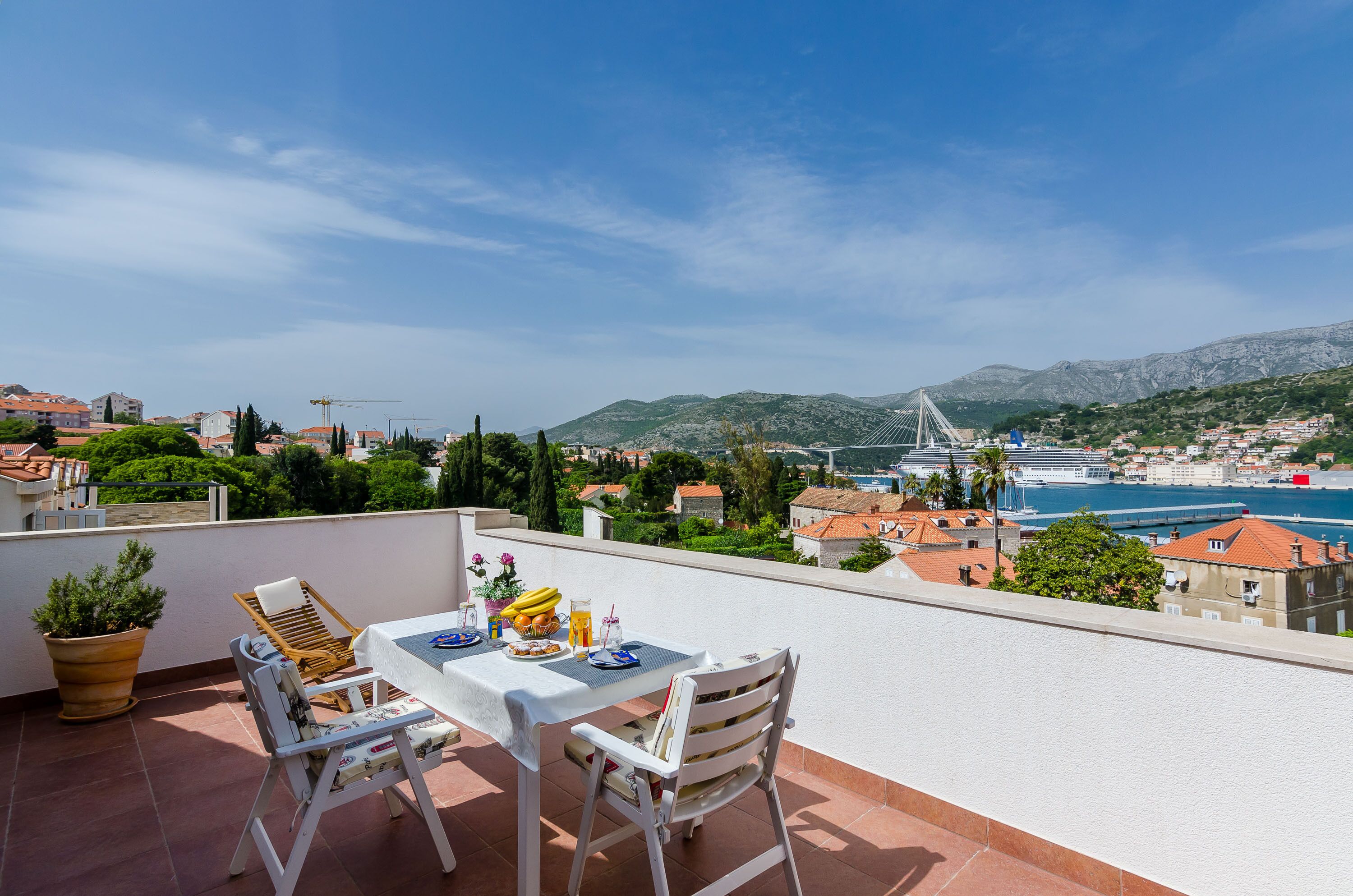 Appartement (One-Bedroom Apartment with Terrace an) | Balkon