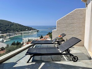 Appartement (Three Bedroom Apartment with Terrace ) | Terras