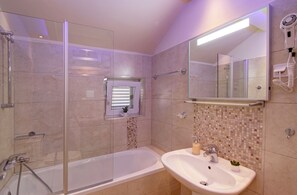 Apartment (Three Bedroom Apartment with Terrace ) | Bathroom - Apartment Simply The Best (Dubrovnik)