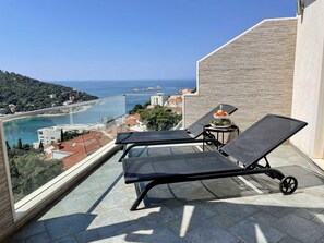 Appartement (Three Bedroom Apartment with Terrace ) | Terras