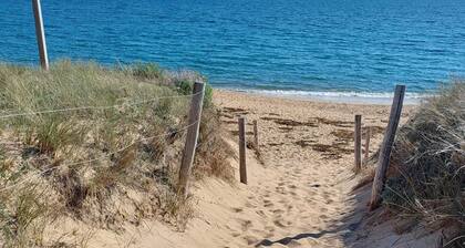 House 4 pers 1km from the ocean.