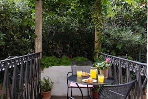 Studio (Studio Apartment with Balcony and Old) | Aussenbereich