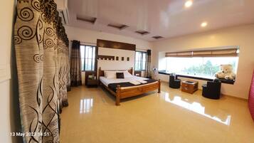 3 bedrooms, desk, free WiFi, bed sheets