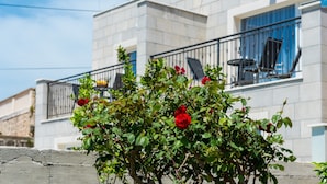 A building with a balcony, a railing, and a window. - Villa Kabalero (Konavle)