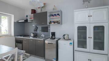 Apartment (Apartment A Kind Of Magic - One Bedro) | Private kitchen | Fridge