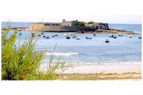 COSY APARTMENT IN FORT BLOQUE 150 FROM THE SEA