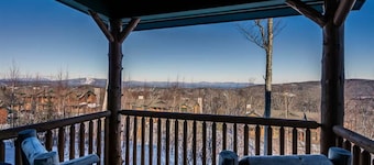 Ski In / Ski Out Treetops Home with Outdoor Private Spa