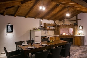 House (Six Bedroom Holiday Home with Terrace) | Dining room - Holiday Home Luce (Konavle)