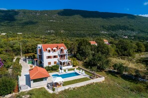 Nhà (Six Bedroom Holiday Home with Terrace) | Cảnh từ trên cao