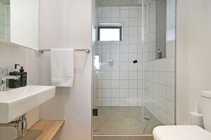 Deluxe Apartment | Bathroom - The Ivory 207 by HostAgents  (Cape Town)