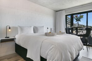 Deluxe Apartment | 1 bedroom, free WiFi - The Ivory 207 by HostAgents  (Cape Town)