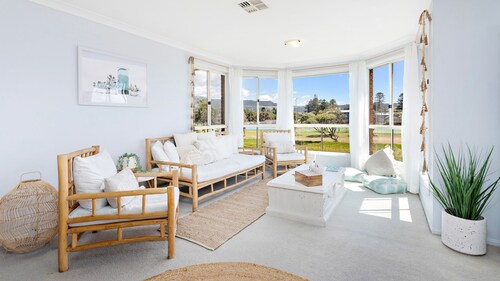 Drifters - 100m to Werri Beach