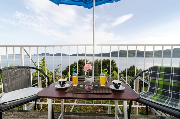 Apartment (Apartment Giovani - Two Bedroom Apart) | Terrace/patio - Apartment Giovani (Dubrovacko Primorje)