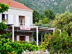 Villa (Five Bedroom Villa with Terrace and S) | Aussenbereich