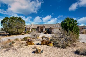 Exterior - Sun Catcher (Yucca Valley)