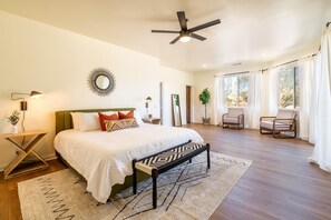 House, Multiple Beds, Hot Tub, Mountain View | 5 bedrooms, free WiFi, bed sheets - Sun Catcher (Yucca Valley)