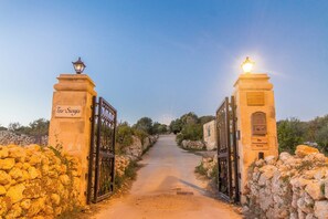 Family Villa, 5 Bedrooms, Balcony (POOL & SPA - wellness VILLA St Martin) | Miscellaneous - Pool & SPA - Wellness Villa St Martin (Mgarr)
