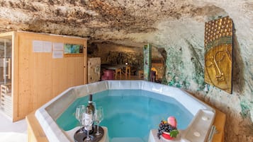 Bồn tắm spa ngoài trời