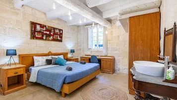 5 bedrooms
