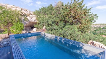 Private pool