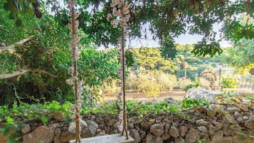 Family Villa, 5 Bedrooms, Balcony (POOL & SPA - wellness VILLA St Martin) | Property grounds