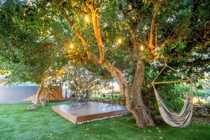 Familjevilla - flera sovrum (POOL & SPA - wellness VILLA St Martin) | Terrass/Patio