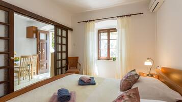 Departamento (Two-Bedroom Apartment with Terrace an) | 2 habitaciones