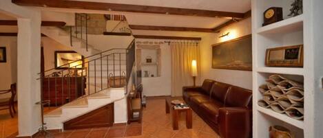 House (Two Bedroom House with Swimming Pool ) | Dining room