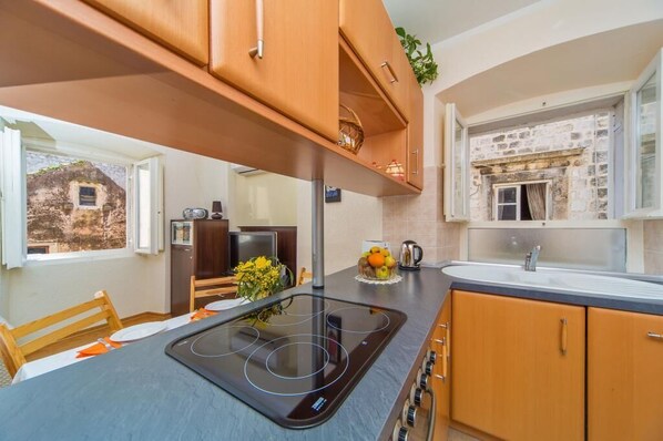 Departamento (Two Bedroom Apartment with City View) | Cocina privada | Refrigerador