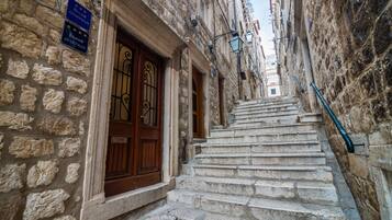 Apartment (Two Bedroom Apartment with City View) | Außenbereich