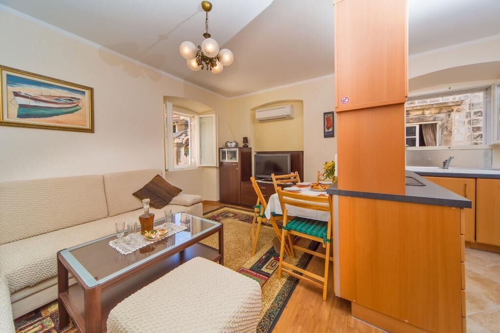 Apartment (Two Bedroom Apartment with City View) | Living room
