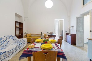 Dining - 2999 La Casa in Piazzetta by Barbarhouse (Castro)