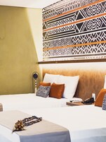 Minibar, cunas gratuitas, wifi gratis y ropa de cama 