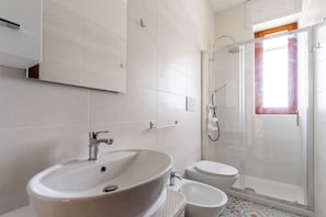 Apartment | Bathroom - 2993 La Casa di Tiziana by Barbarhouse (Melendugno)