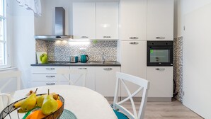 Căn hộ (Two-Bedroom Apartment) | Phòng ăn