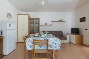 Apartment | Dining room