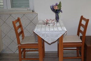 Studio (Studio Apartment with Balcony and Par) | Dining room - Apartment Sweet Antonio (Konavle)