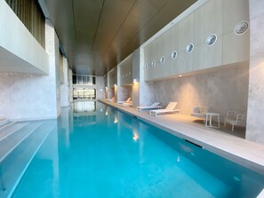 Inomhuspool och uppvärmd pool